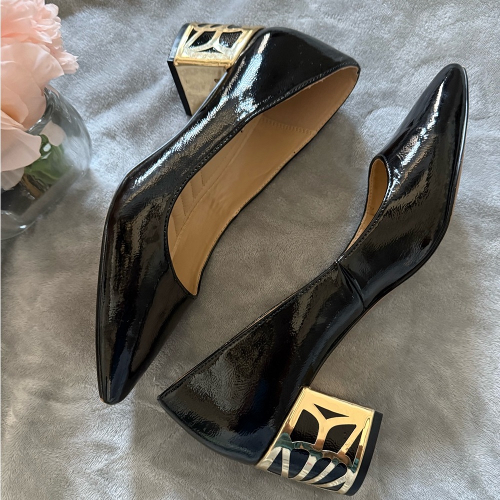 Elegant Black Patent Leather Heels - Picture 4 of 6